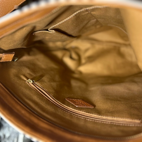 Fossil off white with black striped shoulder bag
with extra brown leather strap - Picture 8 of 14